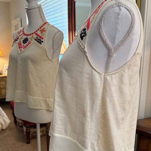🎉SALE🎉Taylor & Sage Ivory Tank with Colorful Embroidery - Picture 5 of 10